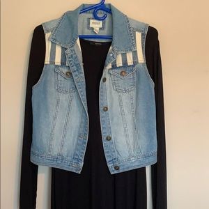 F21 STRIPED DENIM VEST